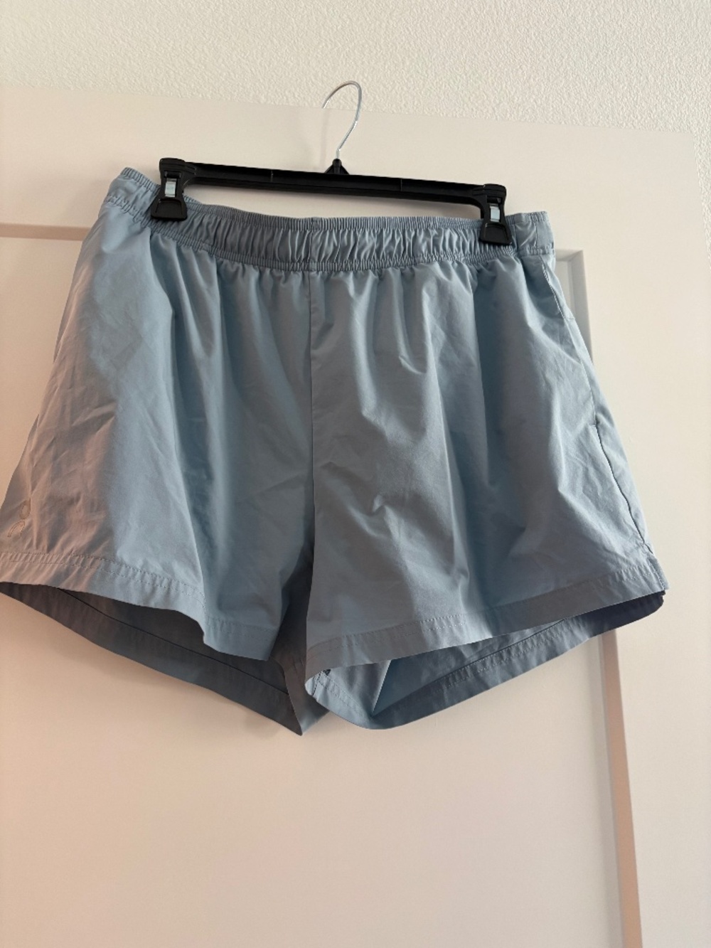 ON women’s shorts blue